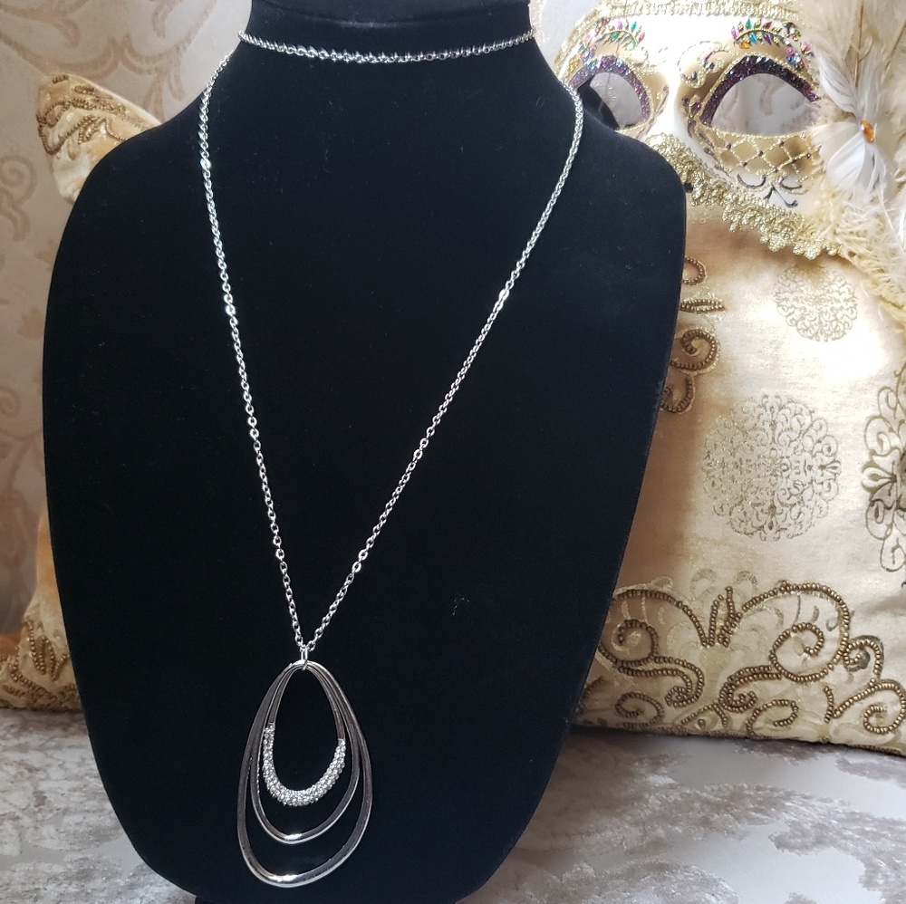🆕️📿Necklace & Earring Set - Picture 2 of 6